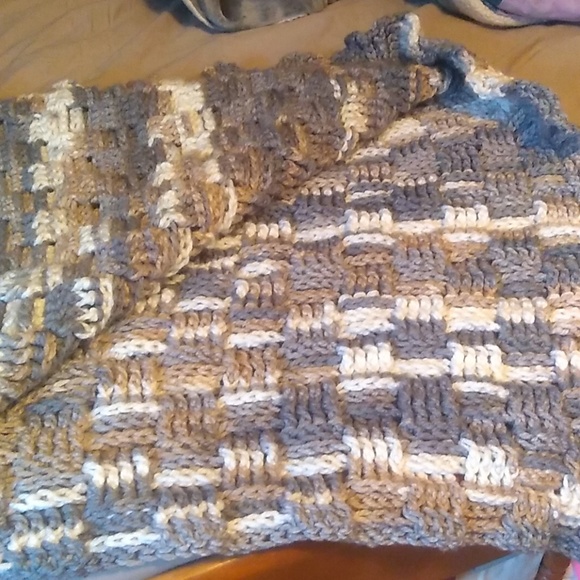 Handmade Crochet afghan - Picture 2 of 3